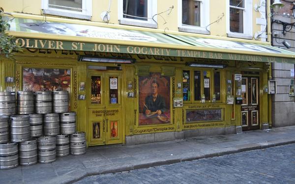 outside of an irish pub