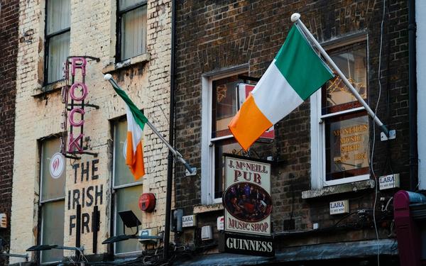 outside of an Irish pub