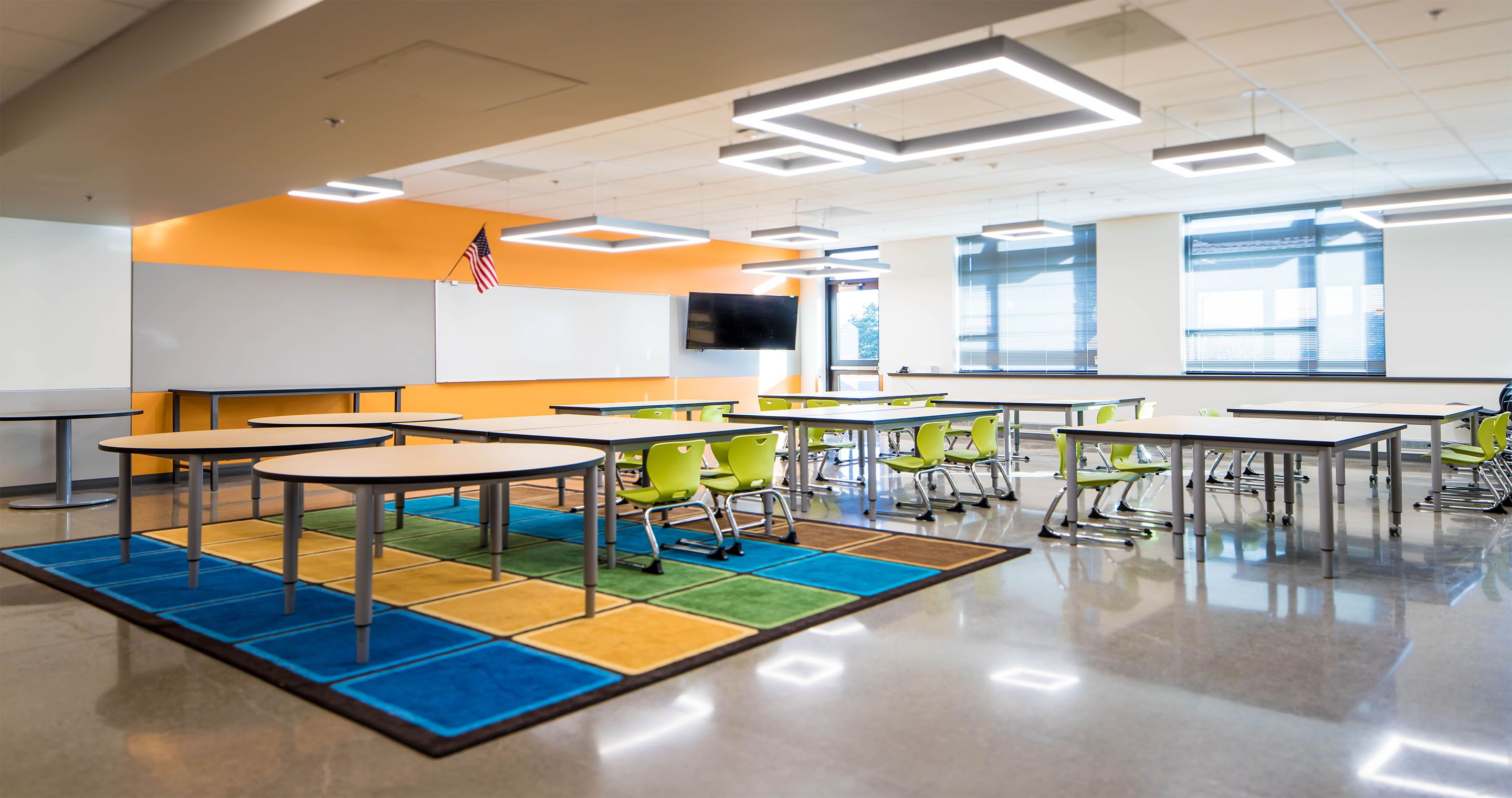 Jemtegaard Middle and Columbia River Gorge Elementary School classrooms designed by LSW Architects for flexibility by utilizing furniture and break-out spaces.