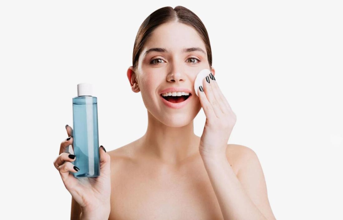A girl applying Toning solution