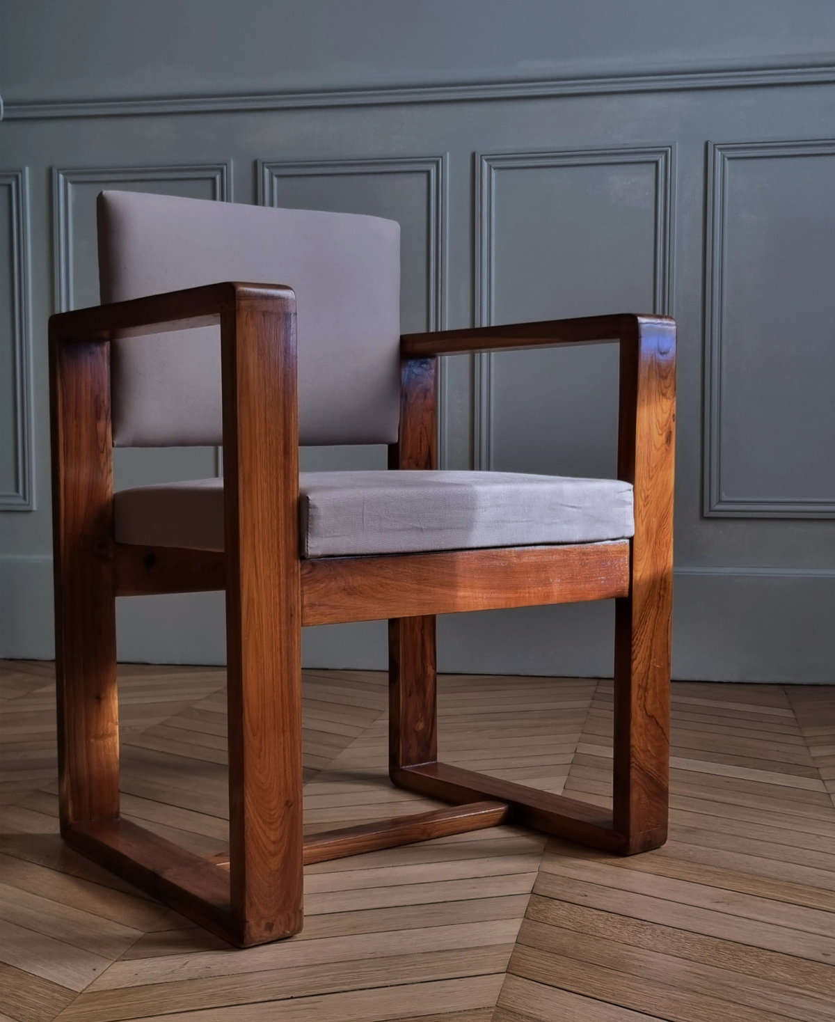 Pair of armchairs in the style of André Sornay, view 5