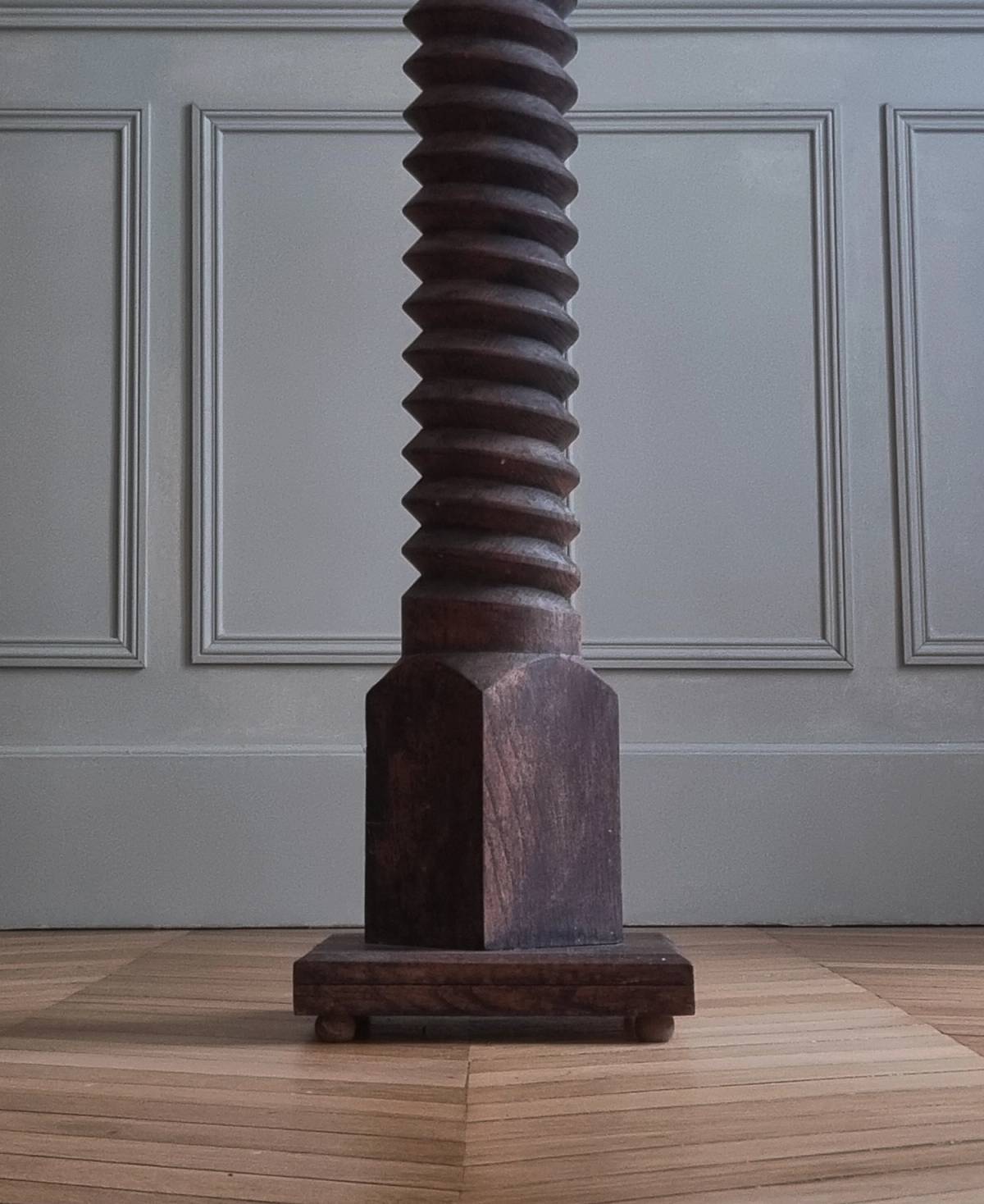 Screw press column, view 4