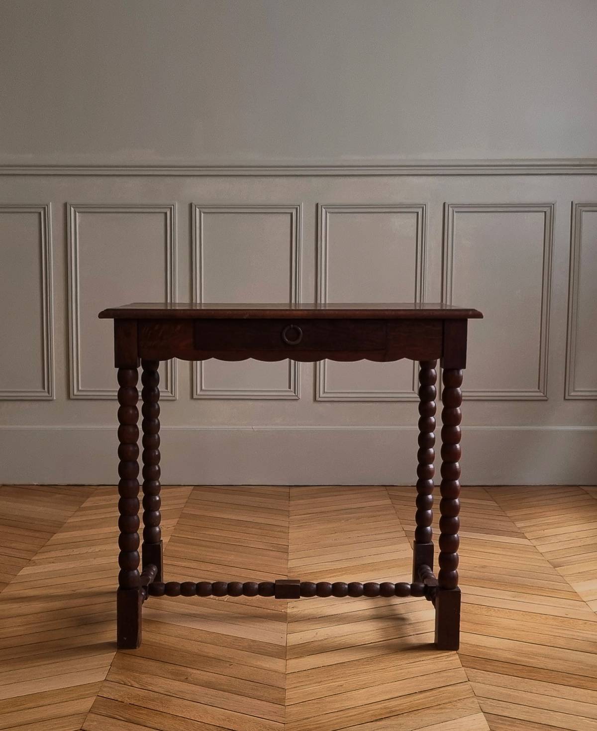 Bobbin desk, view 8