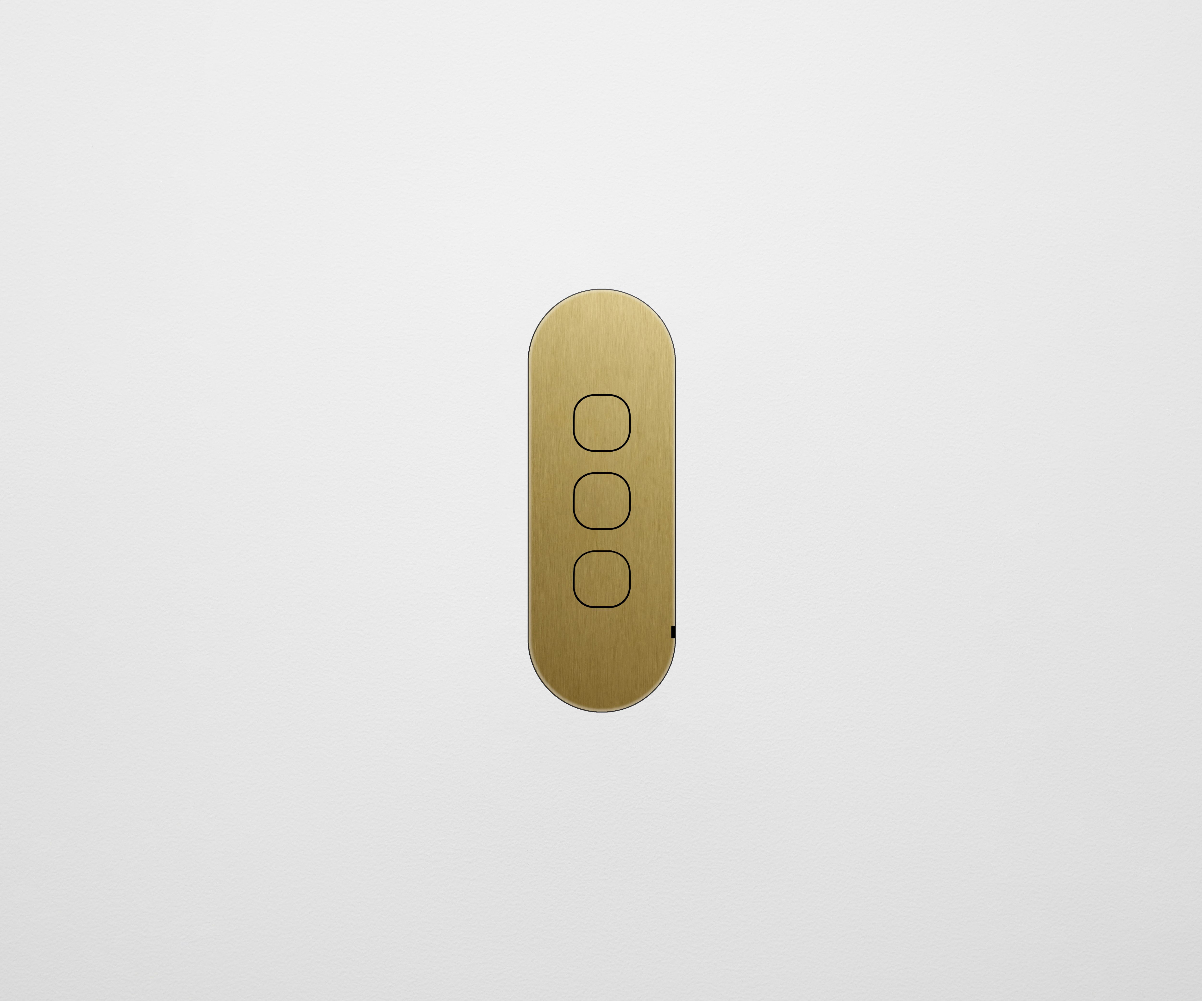 ZETR 3 Gang Casambi Control Switch Brass