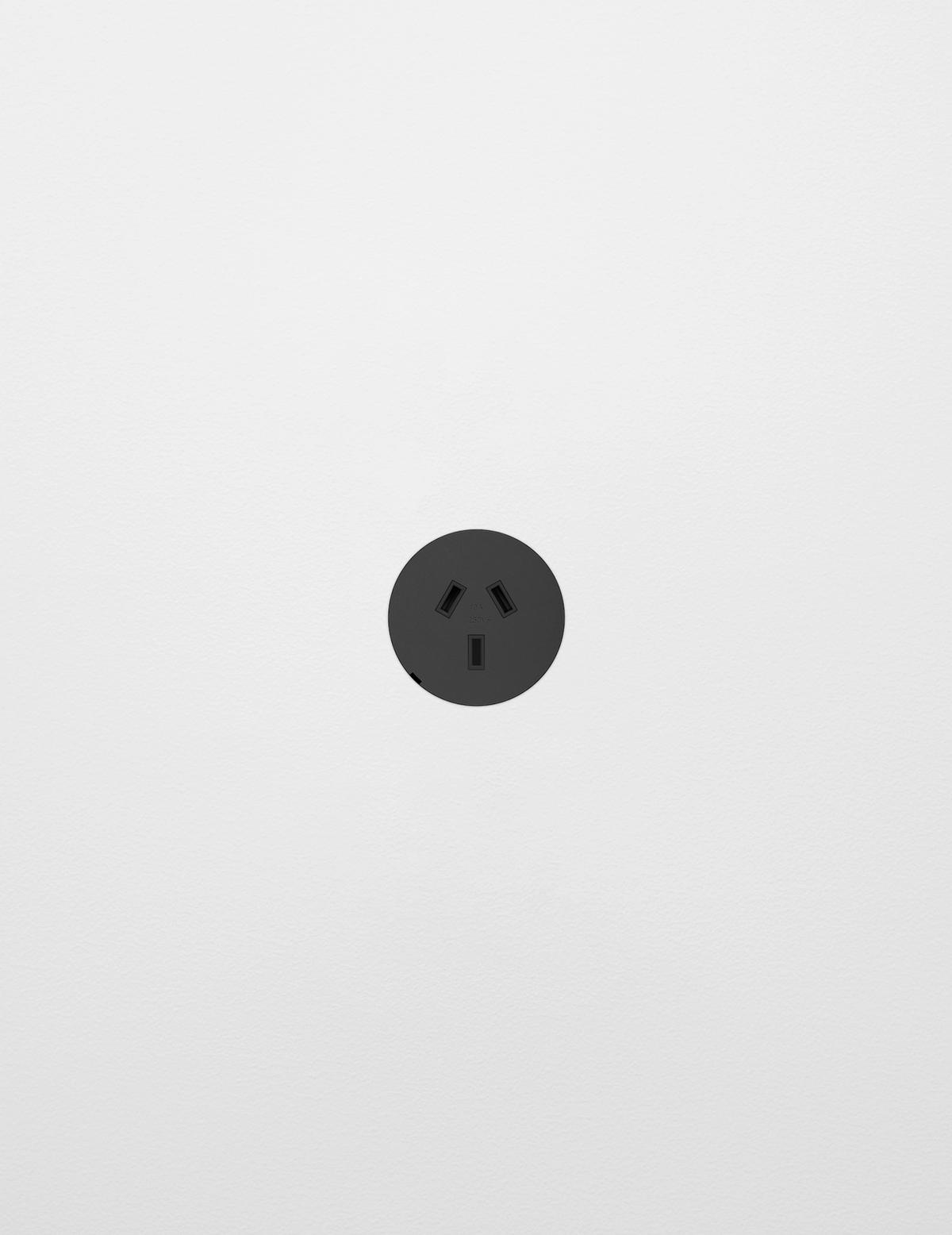 Single Outlet Flat Pin by ZETR