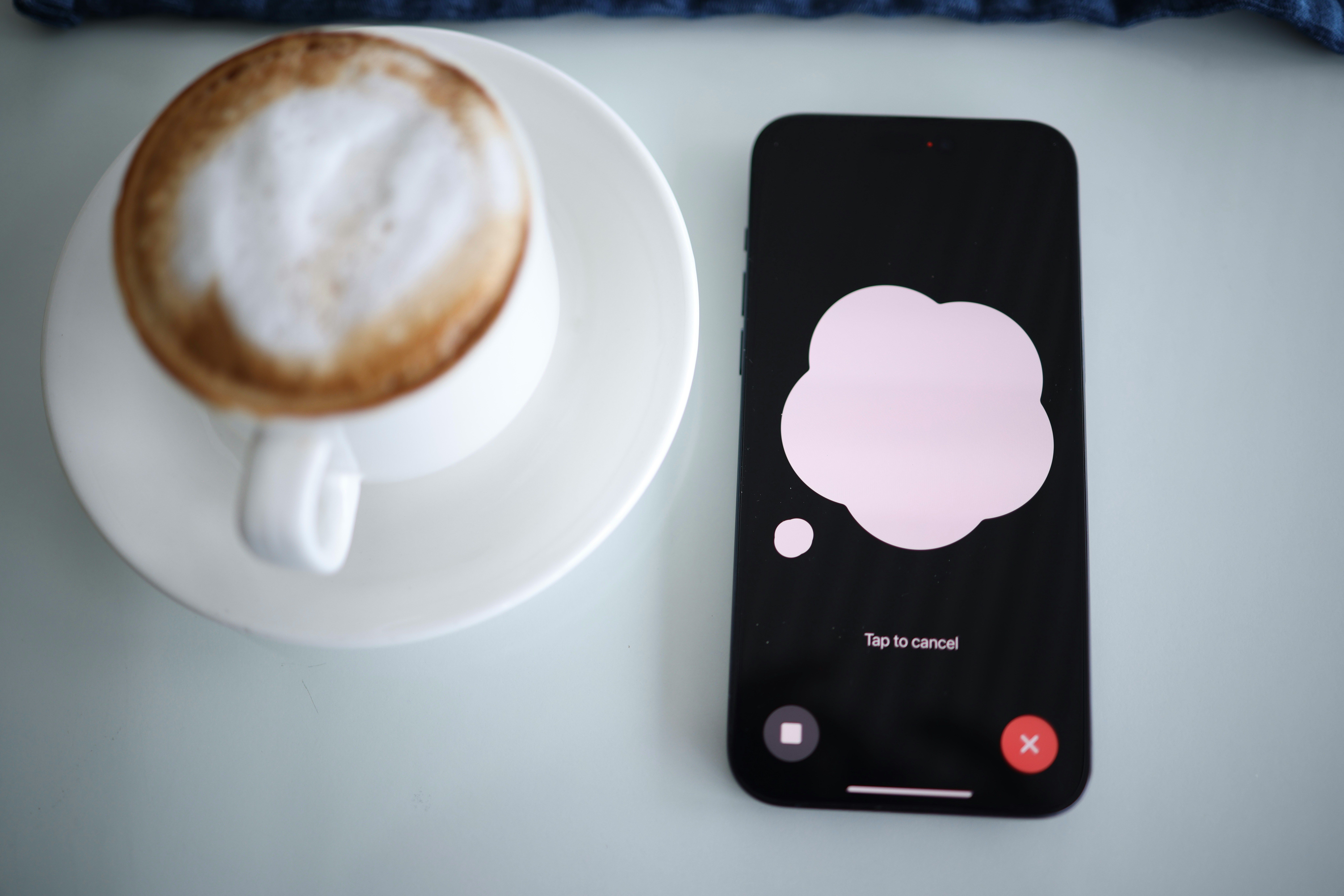 Tela do WhatsApp exibindo conversa com ChatGPT integrado no aplicativo