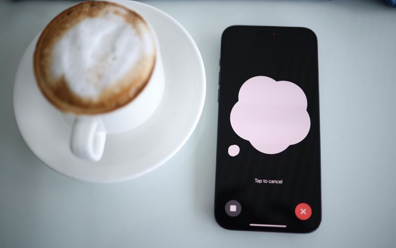 Tela do WhatsApp exibindo conversa com ChatGPT integrado no aplicativo