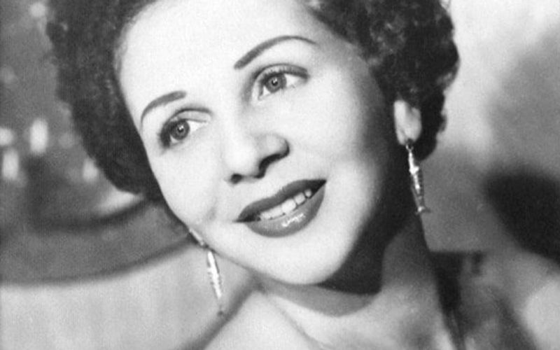 Dalva de Oliveira, Rainha do Rádio, em fotografia de seu auge artístico