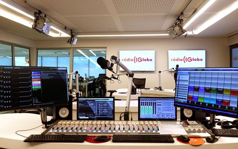 Estúdios da Rádio Globo e CBN no Rio de Janeiro, onde acontecem as aulas do novo curso de Narração Esportiva da ER+ com Hugo Lago.