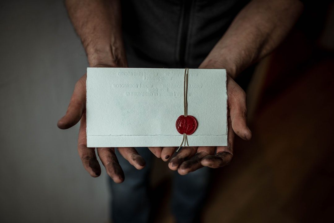 Cartas destinadas a Papai Noel dos Correios para crianças necessitadas