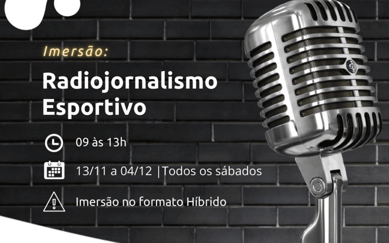 Estúdio de rádio com microfone, fones e painel de controle profissional