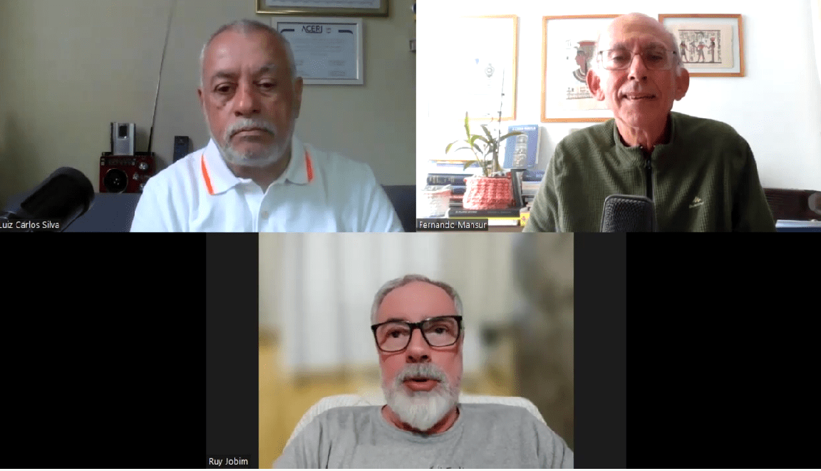 Dois mestres de rádio em conversa rememorada sobre história do meio