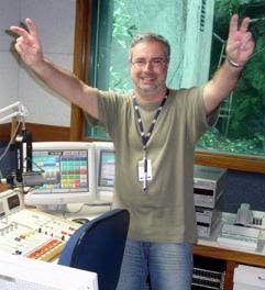 Transmissor de rádio clássico em estúdio histórico da Rádio Globo