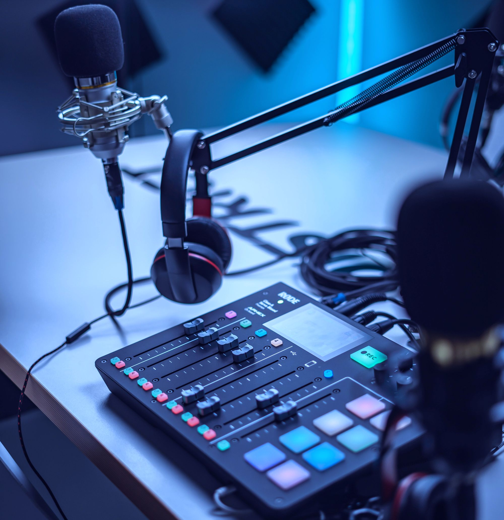 Por que 85% dos podcasts falham — e como fazer um podcast de sucesso