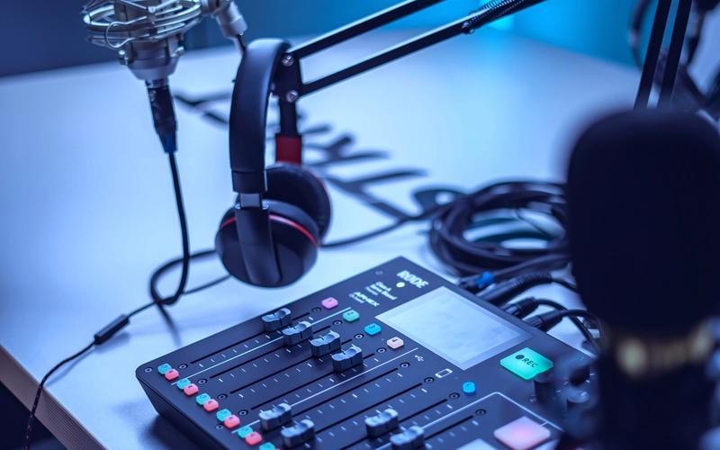 Por que 85% dos podcasts falham — e como fazer um podcast de sucesso