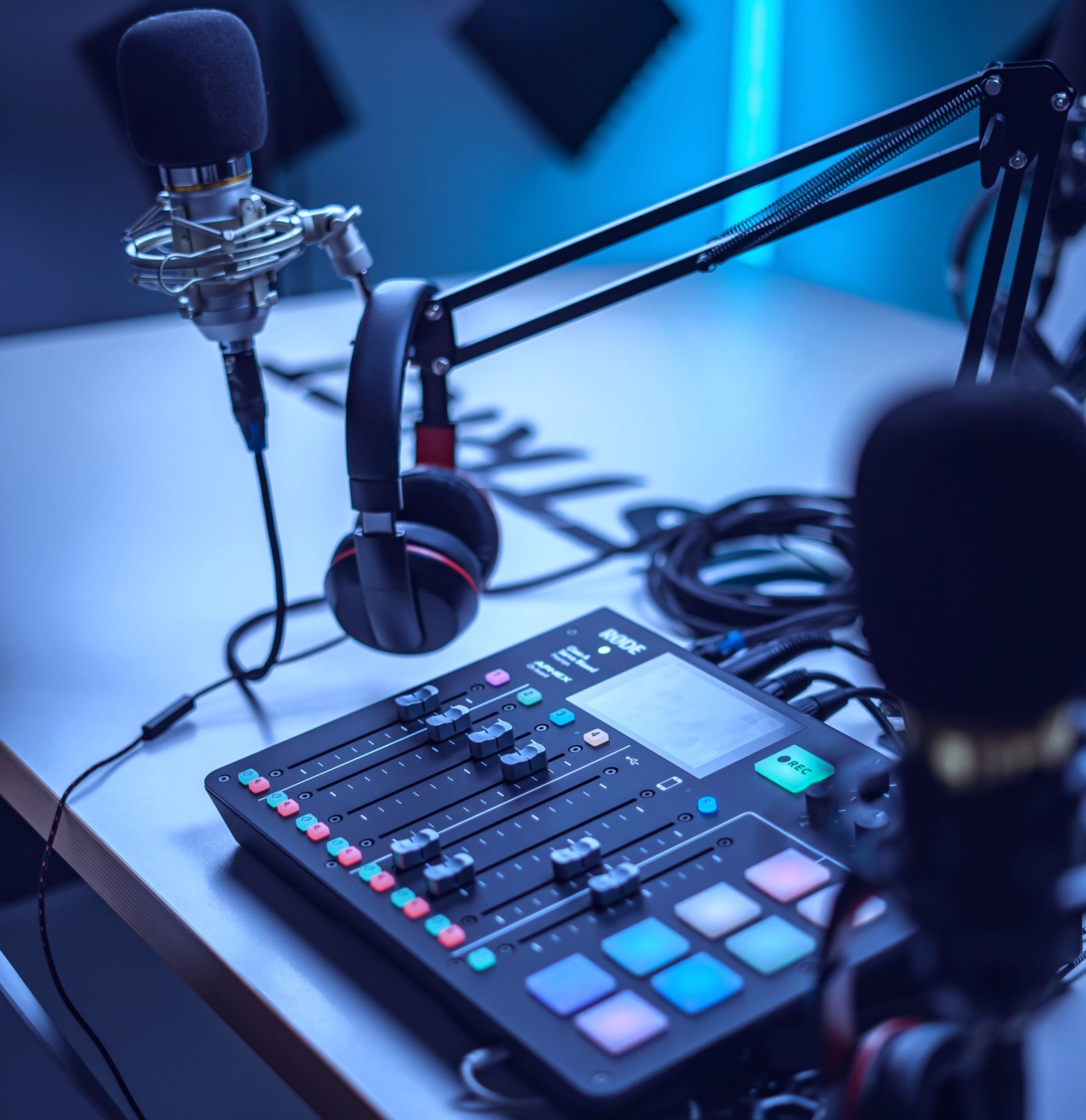 Por que 85% dos podcasts falham — e como fazer um podcast de sucesso