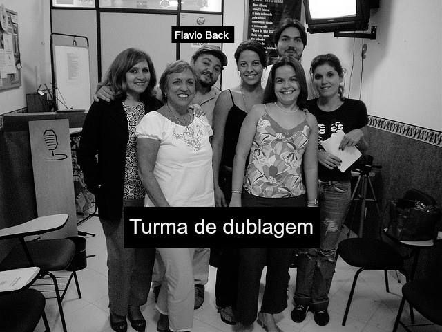 Flávio Back em aula de dublagem na Escola de Rádio (homenagem).