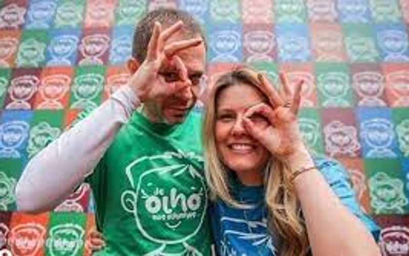 Olho de criança em closeup para conscientização de retinoblastoma
