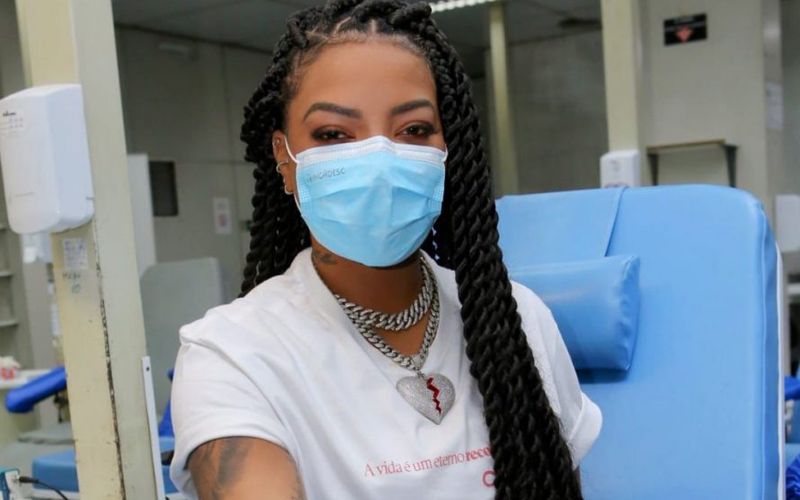 Ludmilla em campanha de conscientização para doação de sangue