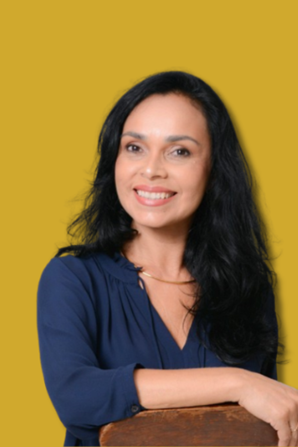Cláudia Assis, fonoaudióloga e preparadora vocal