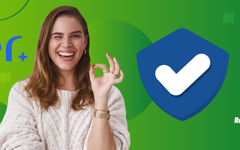Certificado de verificação do Reclame Aqui e logo da Escola de Rádio