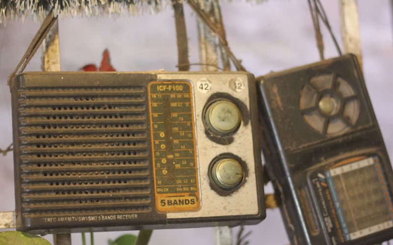 Mesa de debate sobre centenário do rádio na UERJ com profissionais do meio