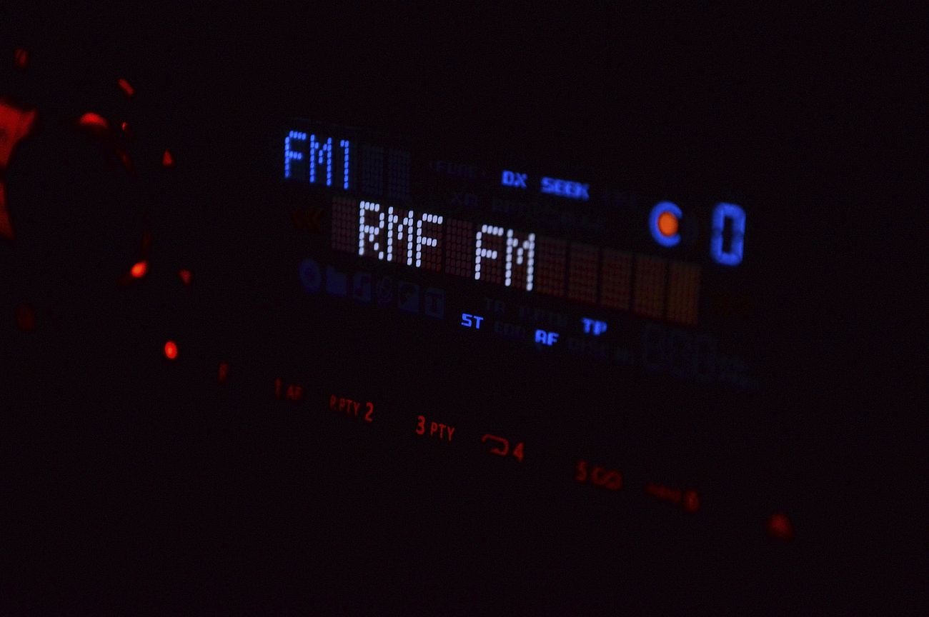 Rádio FM estendida transmitindo com melhor cobertura e qualidade