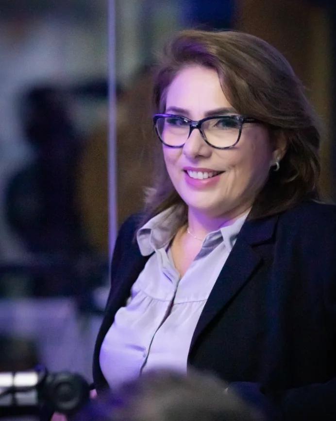 Fernanda Bufoni, jornalista e locutora