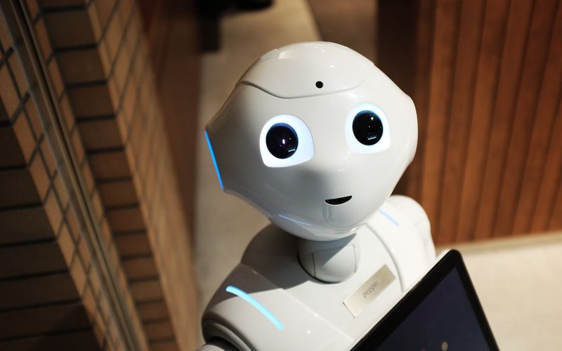 Tela de computador com interface de ChatGPT aberta para análise