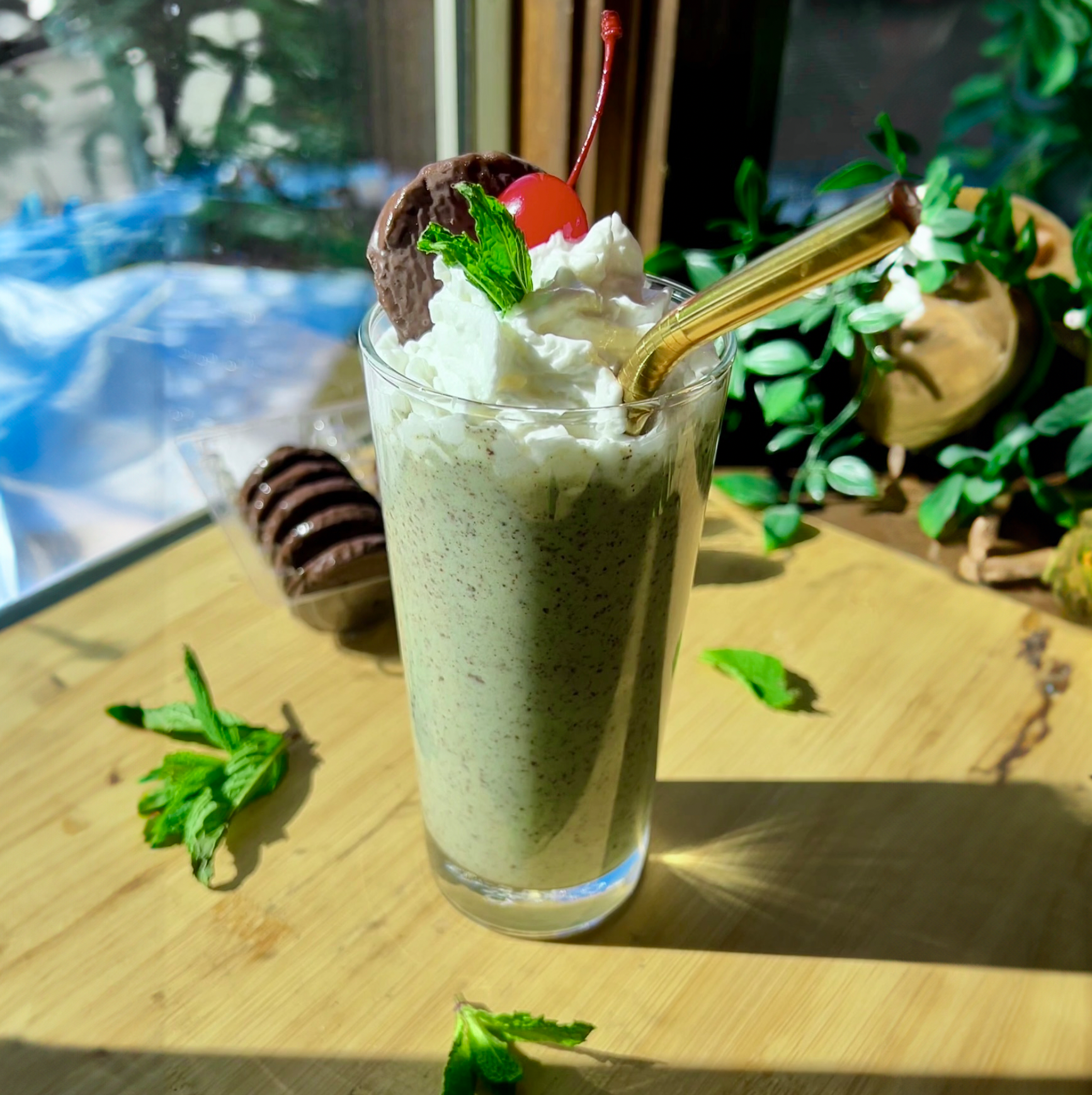Green shake with cookie topping