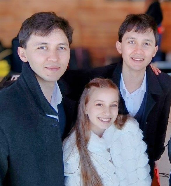 ГЛАС, МЕЧТА И ПИАНО