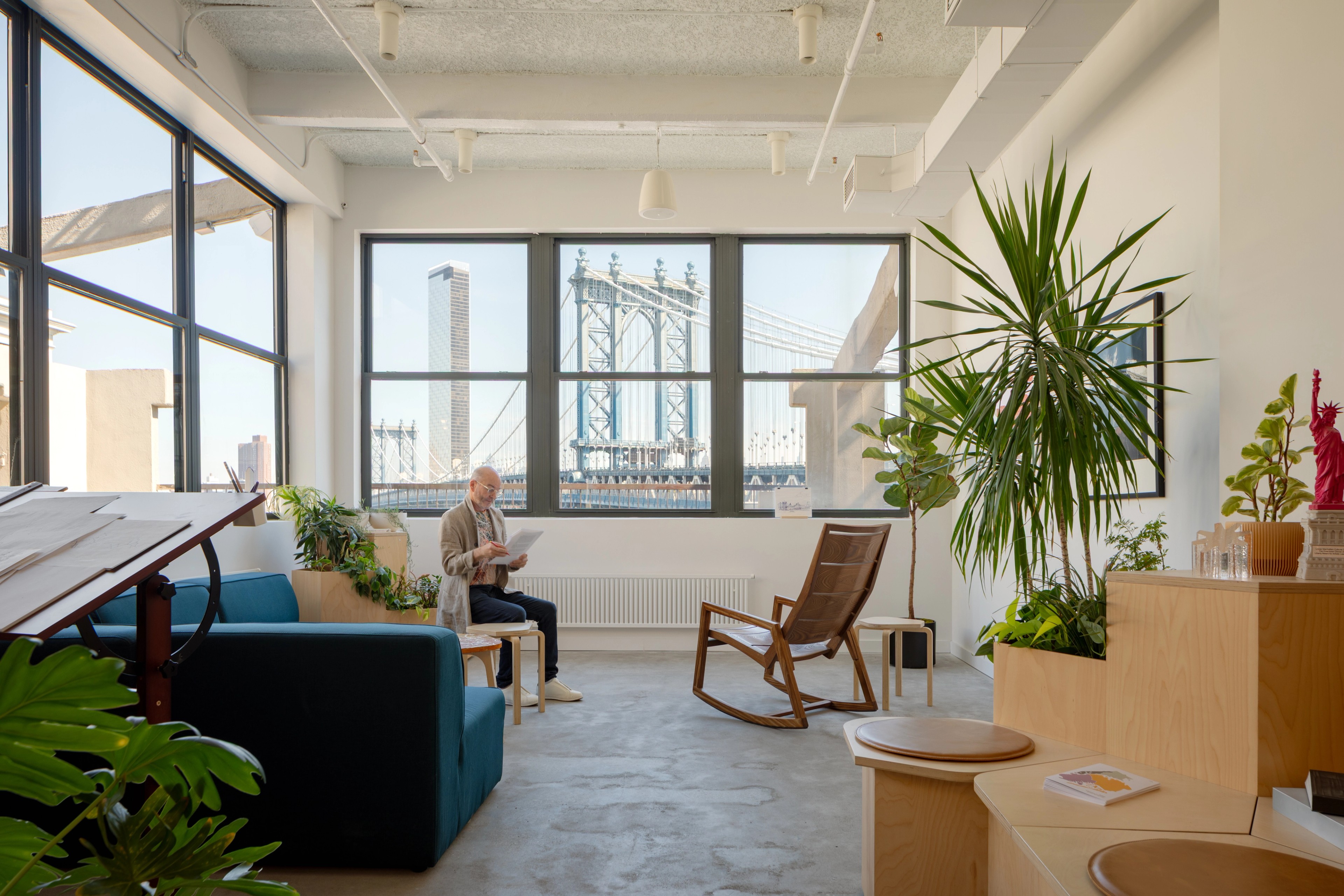 Office with view of Manhattan Bridge