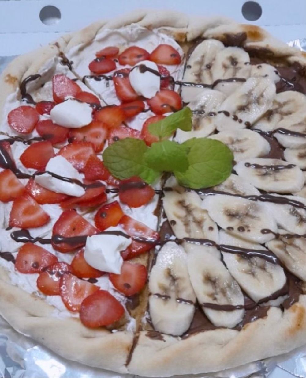 Fotka sladké pizzy z pizzerie PizzaBox v Klatovech.