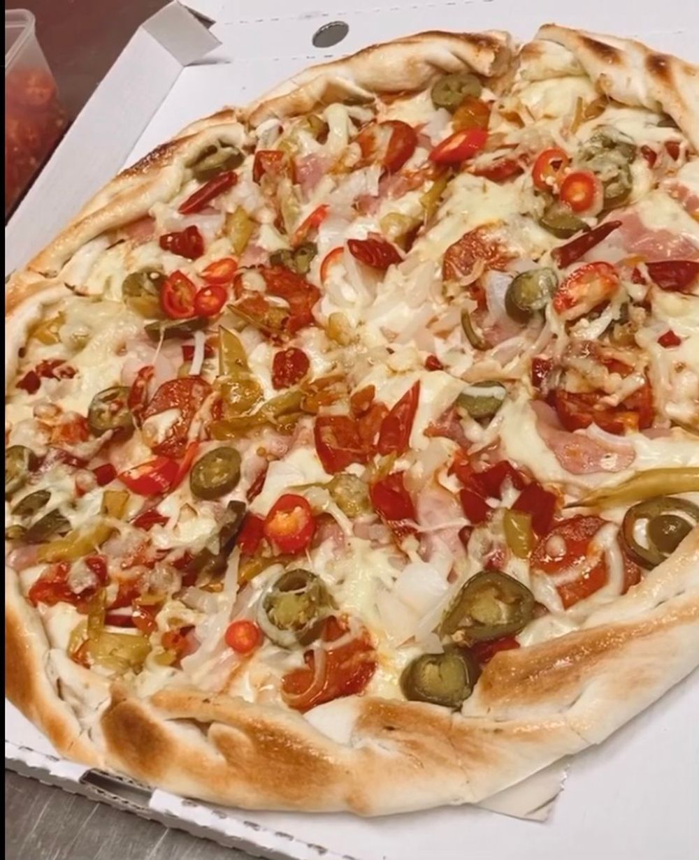 Fotka pizzy z pizzerie PizzaBox v Klatovech.