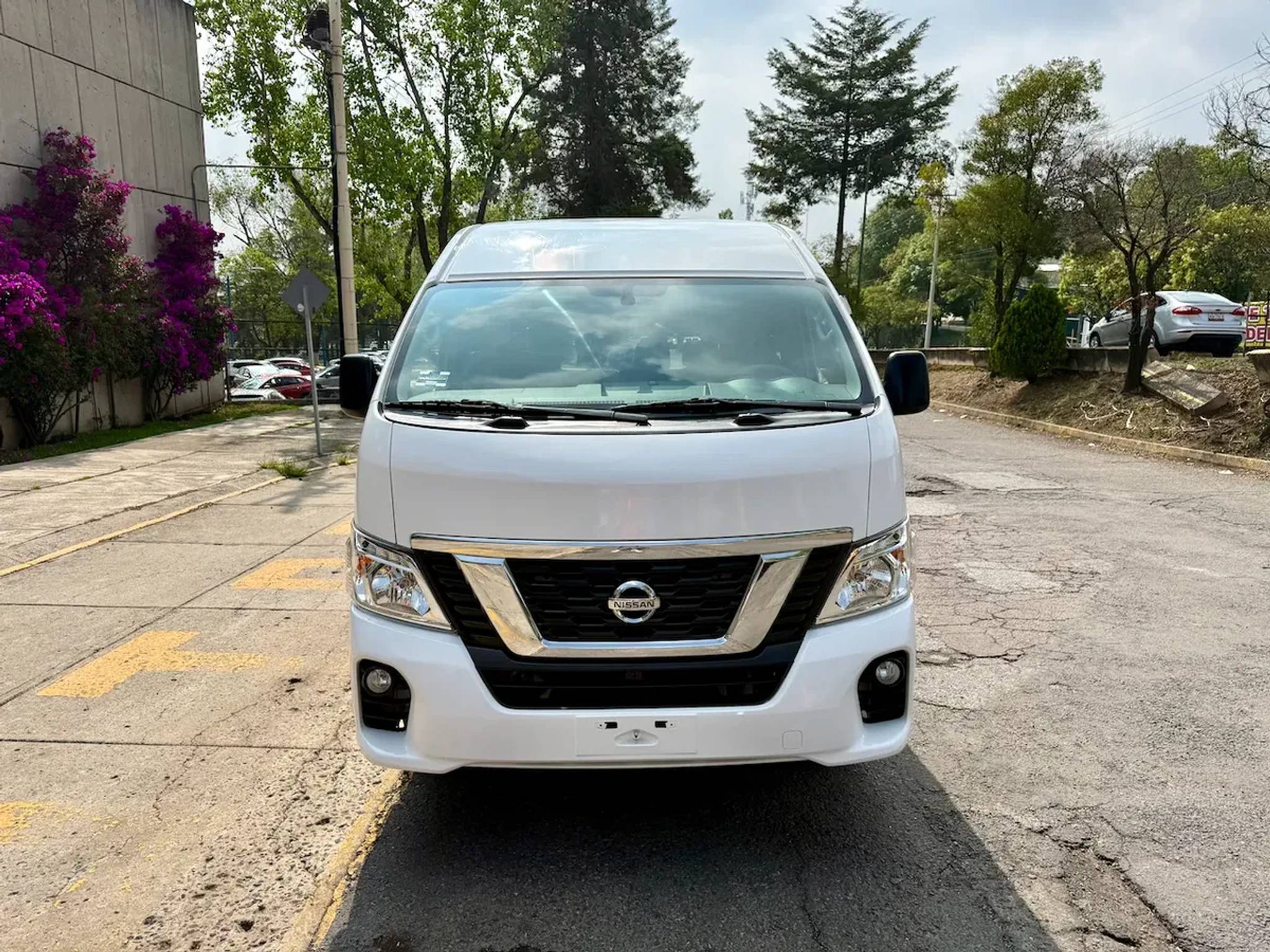Nissan Urvan 2022