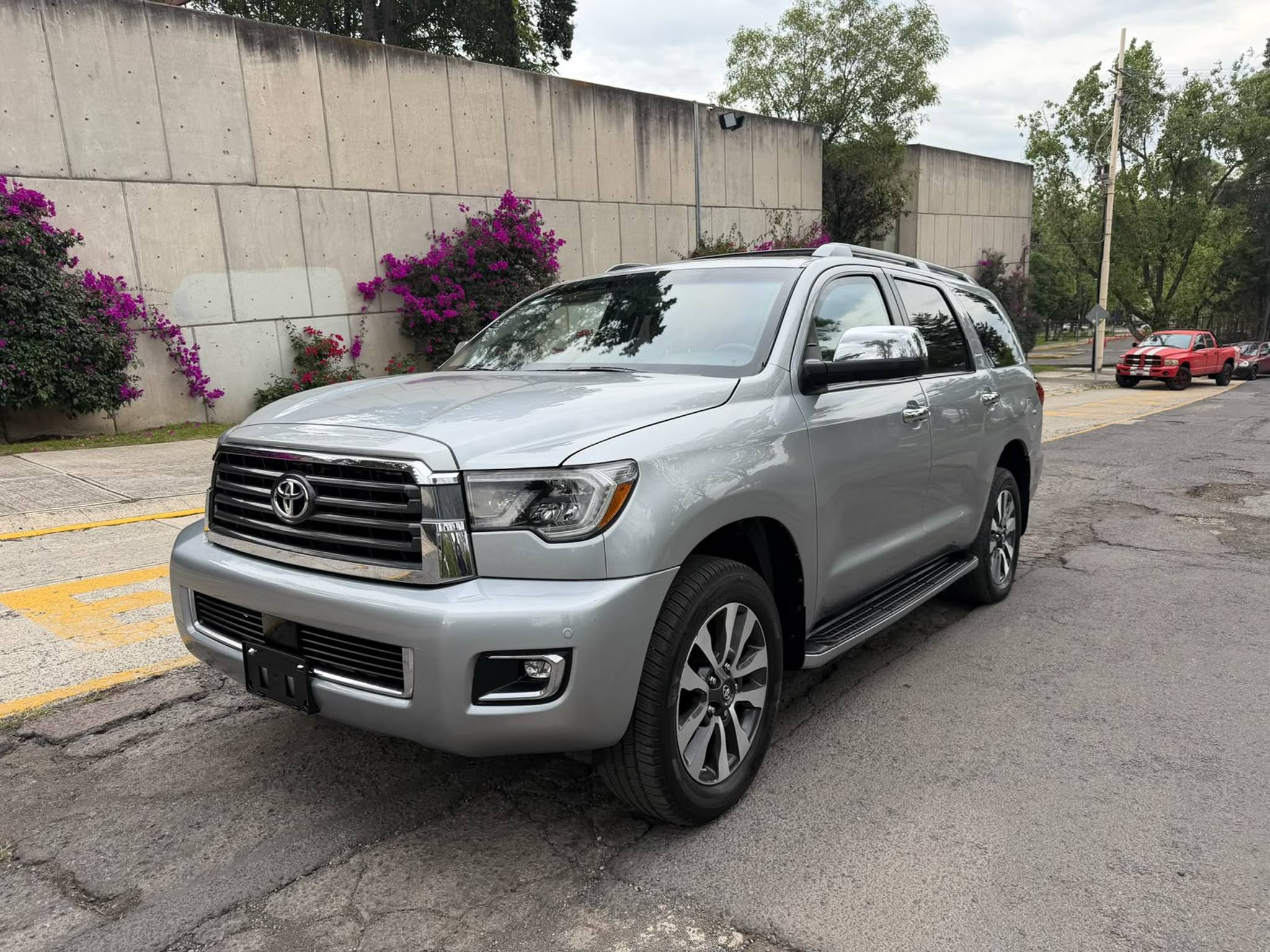 Toyota Sequoia 2018
