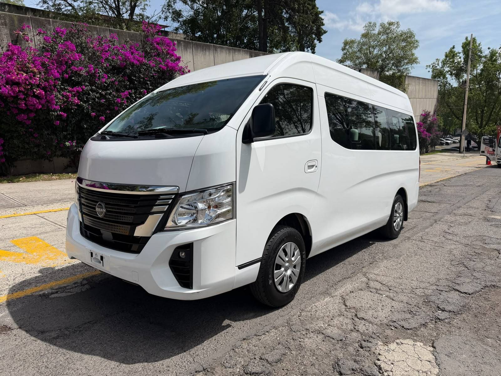 Nissan Urvan 2023