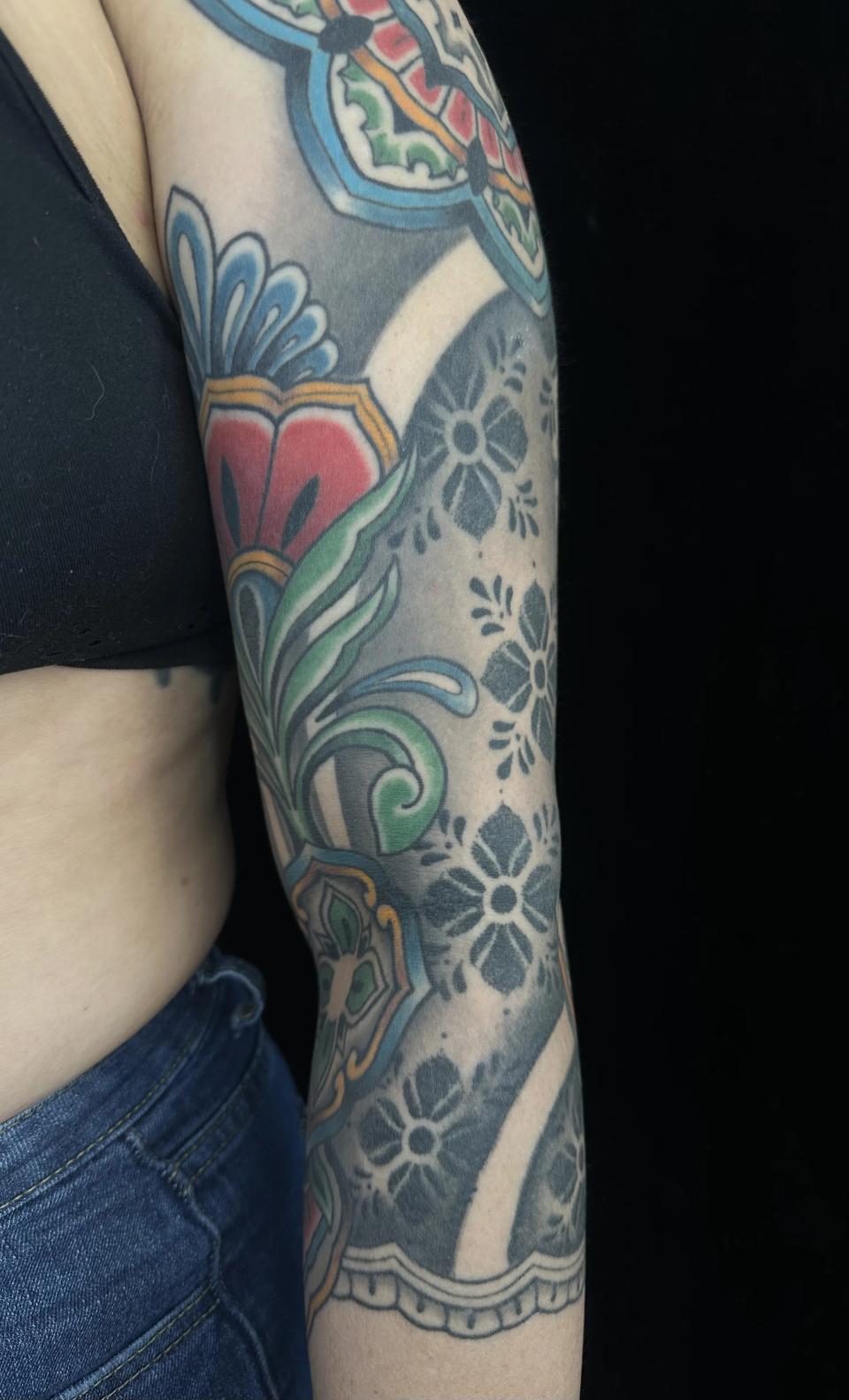 Arm decorative tattoo