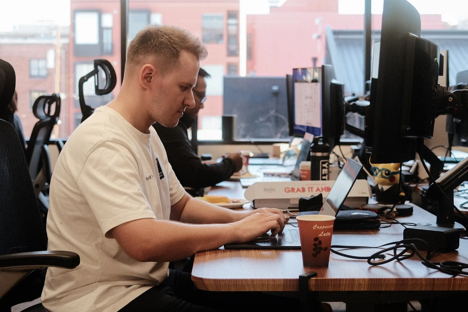 Григорий Шевченко за работой над Conversation Gauntlet на Marketing Engineering Hackathon, SF