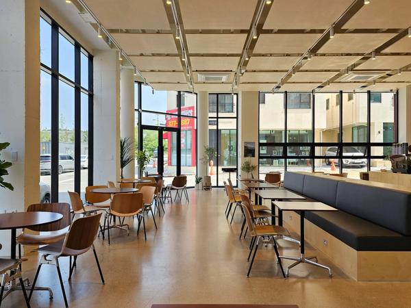 샬로우커피 동탄점 8