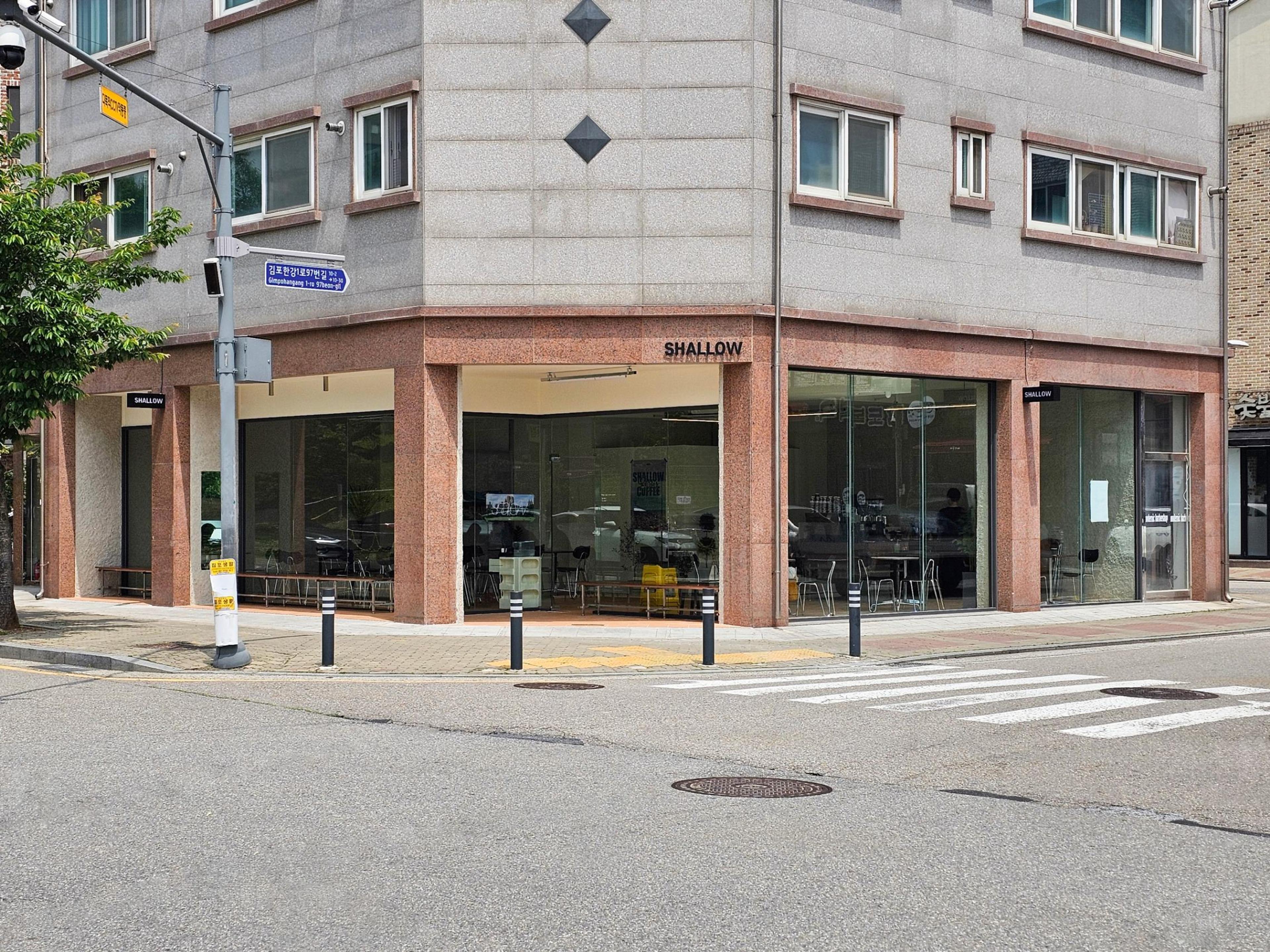 샬로우커피 김포점 42평 인테리어 사진 6