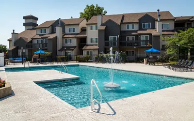 Metro on 5th Apartments