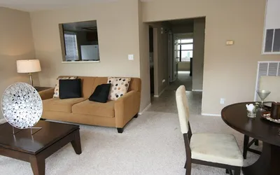 Ridgewood Village Apartments in Saint Peters, MO