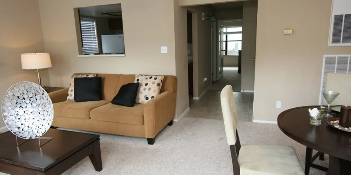 Ridgewood Village Apartments in Saint Peters, MO