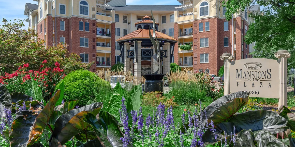 Mansions On the Plaza Apartments