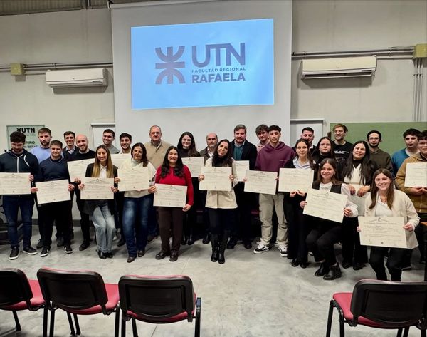 Graduados de ITEC fueron convocados para recibir sus Diplomas.