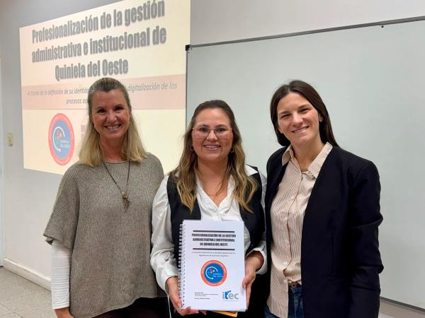 Nuevos Técnicos Universitarios en Administración en el ITEC