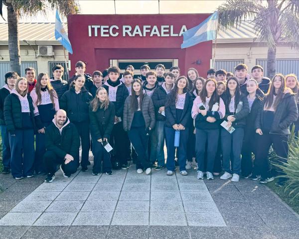 Jornadas de formación en simulación robótica con estudiantes secundarios