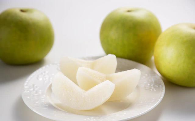 Experience the Juicy Legacy: 20th Century Pears from Tottori, Japan!