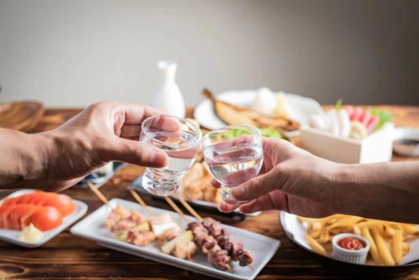 The Beginner s Guide to Sake: Types of Sakes, Classifications, and Preparations